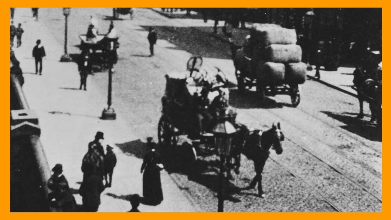 🚗 TRAFFIC CROSSING LEEDS BRIDGE [ LOUIS LE PRINCE ]